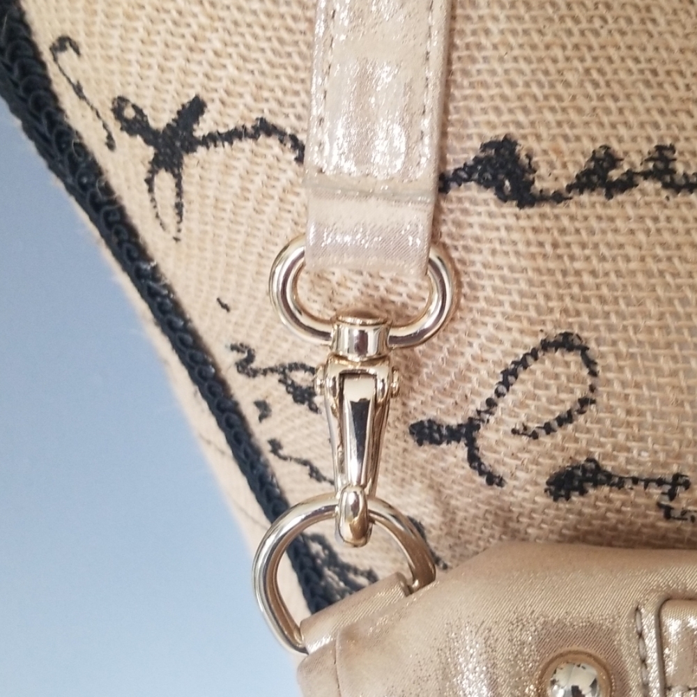 Purse - Picture 2 of 8